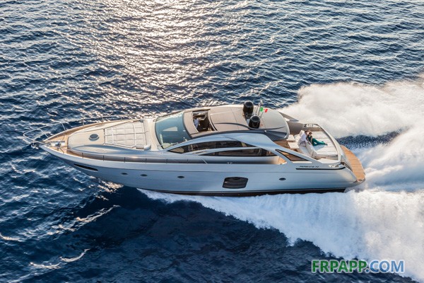 Ferretti Custom Line Navetta 28