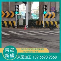 公路橋墩黑黃相間醒目提示防撞設(shè)施